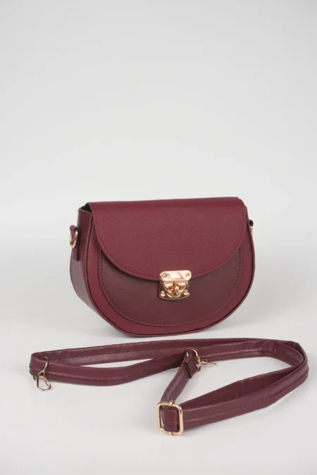 Kilit Detaylı kapaklı Çapraz Askılı Çanta