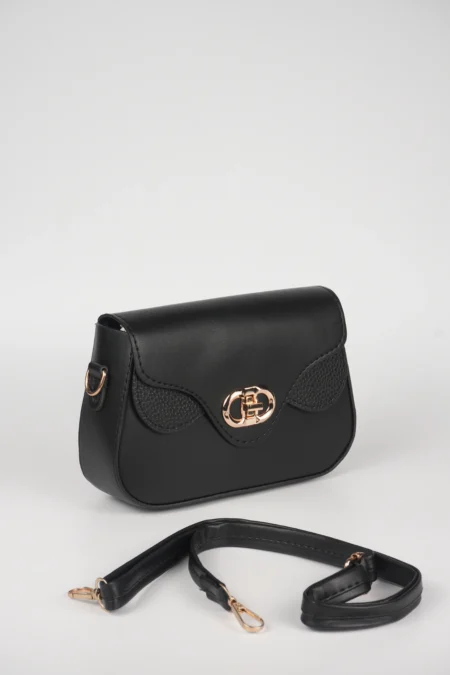 Siyah Şık ve Zarif Gold Kilit Kapaklı Askılı Omuz Çantası