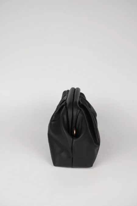 Kadın Burs Kapamalı Parlak Suni Deri Omuz Askılı Çanta