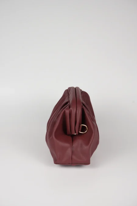 Kadın Burs Kapamalı Parlak Suni Deri Omuz Askılı Çanta