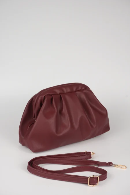 Kadın Burs Kapamalı Parlak Suni Deri Omuz Askılı Çanta