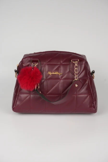 Ponpon Detaylı Kapitone Desenli Gold zincir El Askılı Omuz Çantası