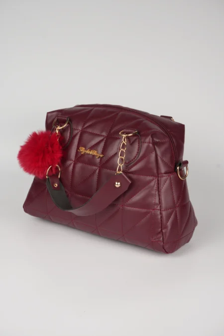 Ponpon Detaylı Kapitone Desenli Gold zincir El Askılı Omuz Çantası