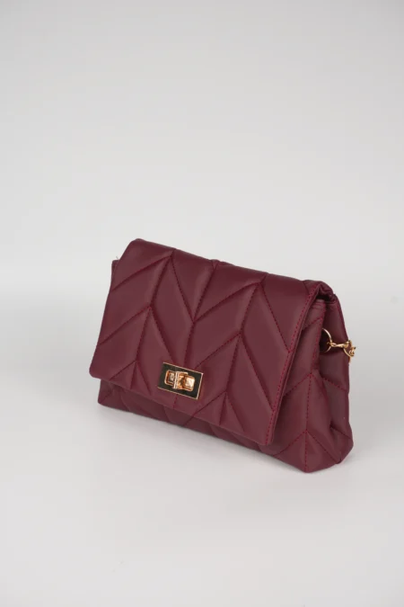 Kapitone Desenli,Kilit Kapaklı, Zincir Askılı Kadın El, Kol ve Omuz Çantası