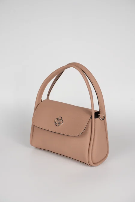 Modern Logo Detaylı Kapaklı Kadın El Kol ve Omuz Askılı Çantası