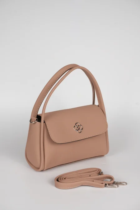 Modern Logo Detaylı Kapaklı Kadın El Kol ve Omuz Askılı Çantası