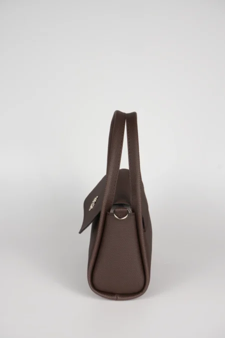 Modern Logo Detaylı Kapaklı Kadın El Kol ve Omuz Askılı Çantası