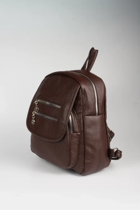 Kadın Kapaklı Fermuar Detaylı Çok Gözlü Sırt Çantası